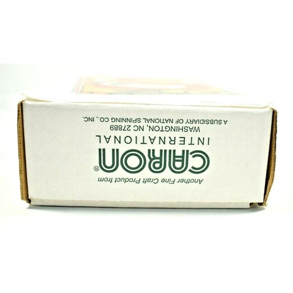 Caron International Jingle Bear #4675 Latch Hook Kit 12 x 12 WonderArt - Picture 6 of 7